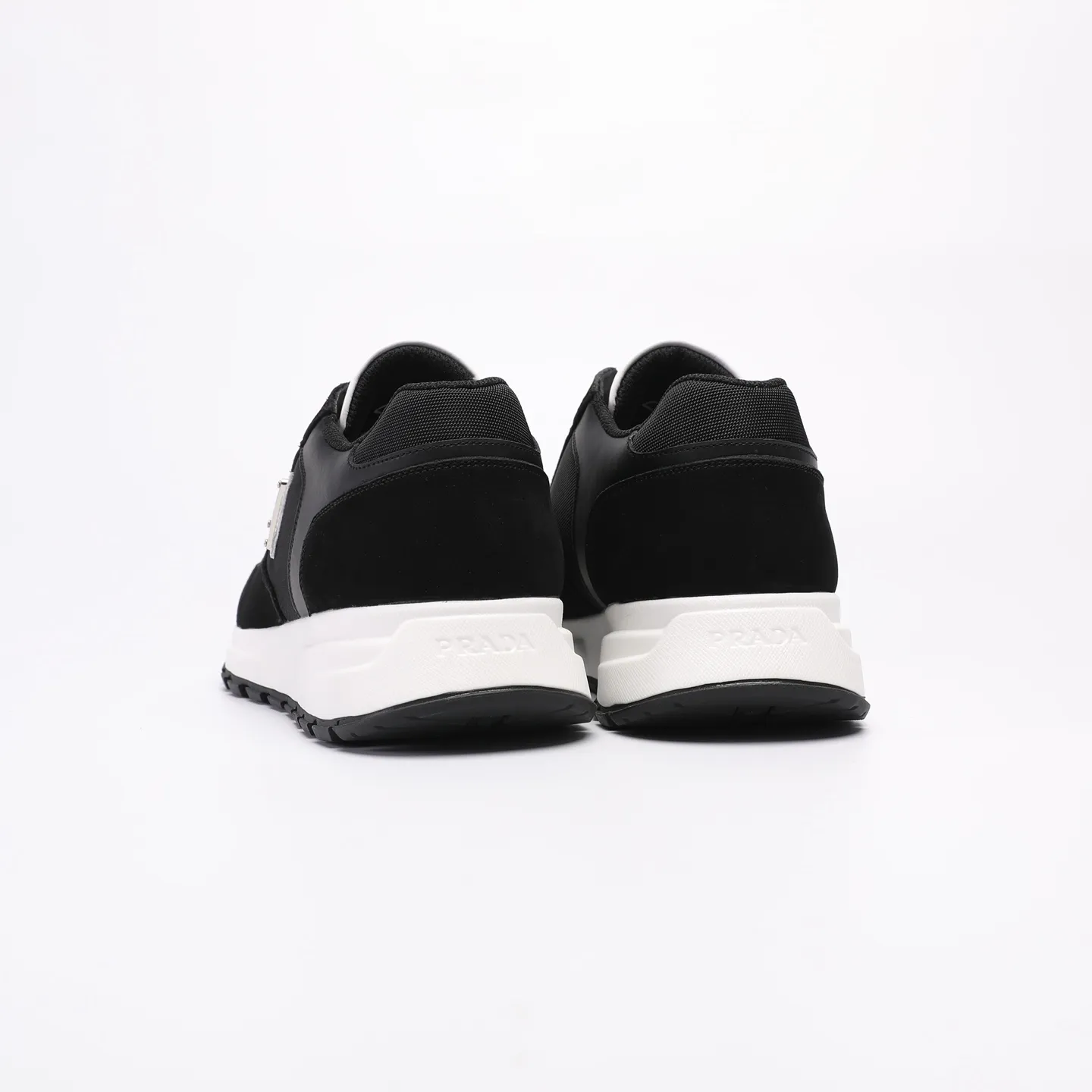 Batch 580 [PRADA] Men's shoes are popular in the counter, official website synchronization, high-quality shipments. Fabric: original cowhide with snakeskin. Lining: cowhide feet + cowhide lining. Outsole: original TPU + foam. Size: 38-46